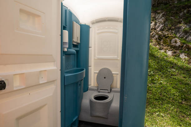 Best Porta potty delivery and setup  in Hawarden, IA